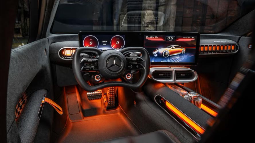 داخل کابین AMG GT XX